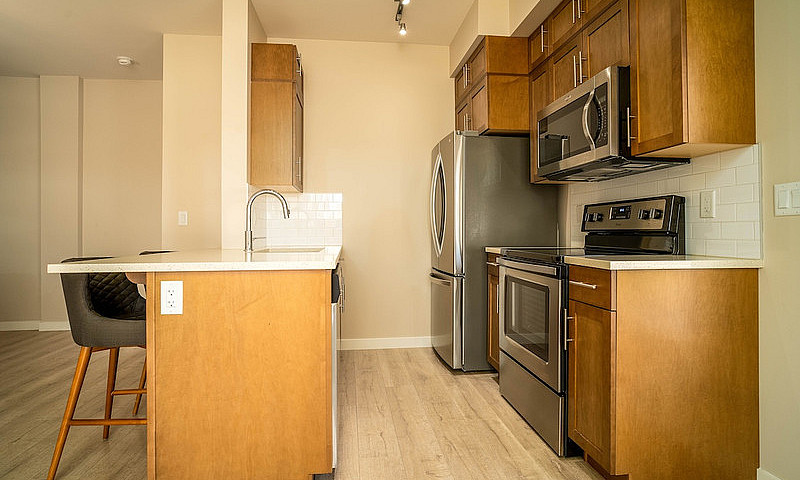 2 Bdr Lake View Cond...