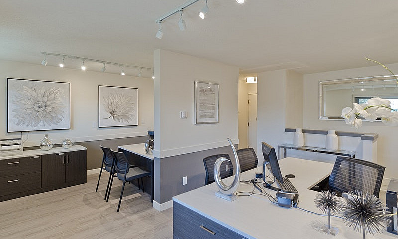 2 Bedroom Bi-Level -...