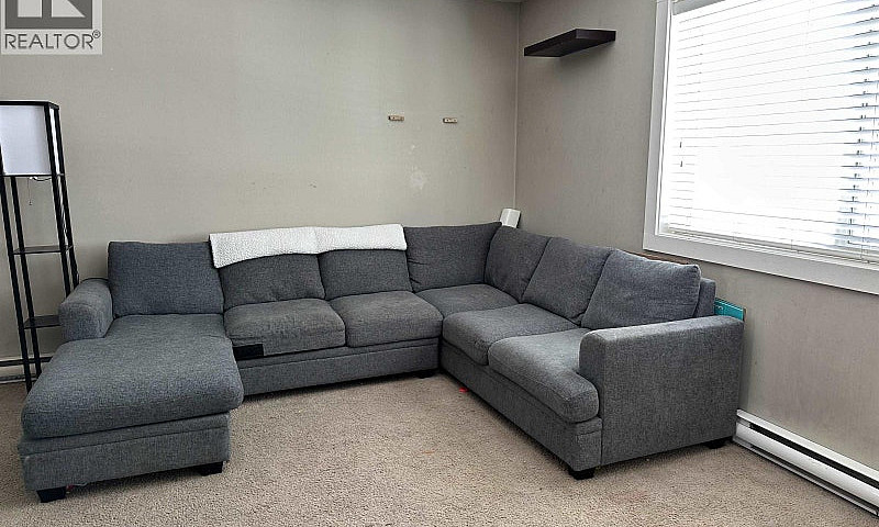 6 9707 99 Avenue Tay...