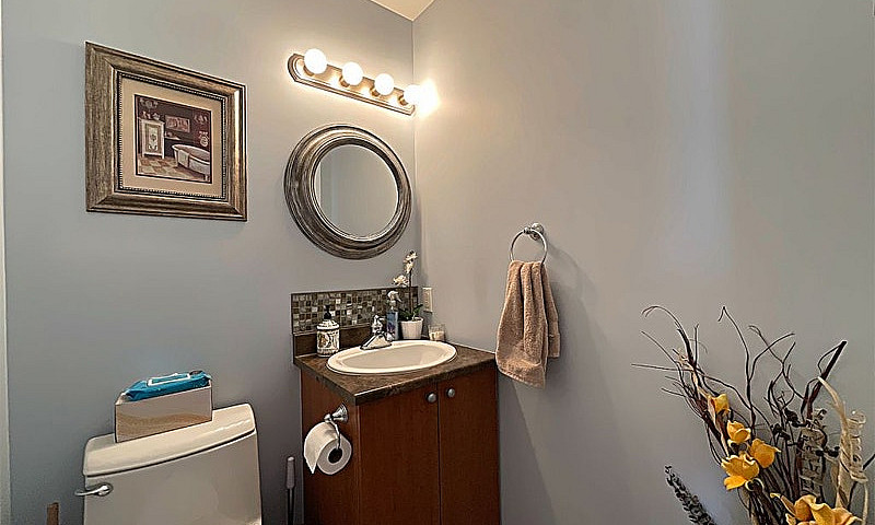 $645,000 - Semi-Deta...