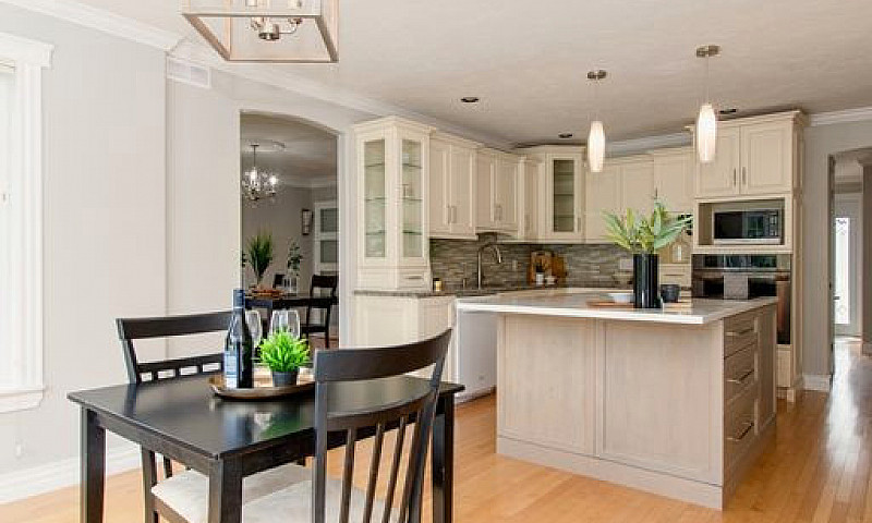 Beautiful Family Hom...