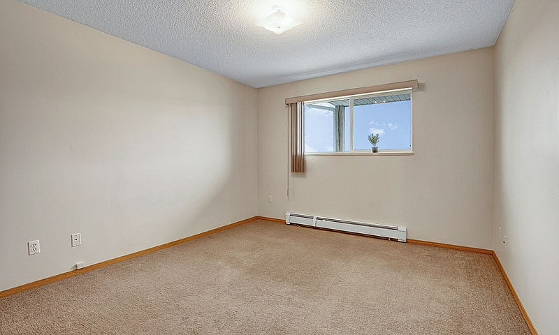 2 Bed X 1.5 Bath Apa...