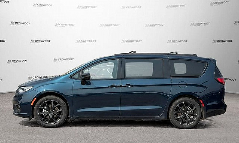 2025 Chrysler Pacifi...