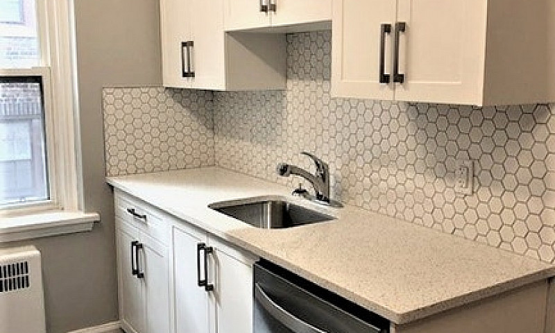Fully Renovated Suit...
