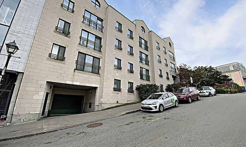 $379,900 - Loft For ...