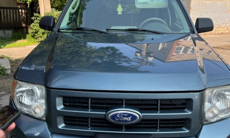 Ford Escape Hybrid 2...