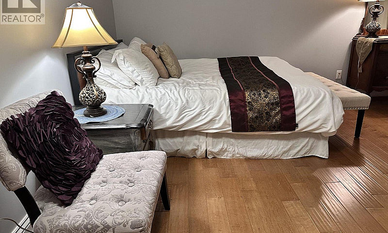 Ensuite 2 - 3369 St ...