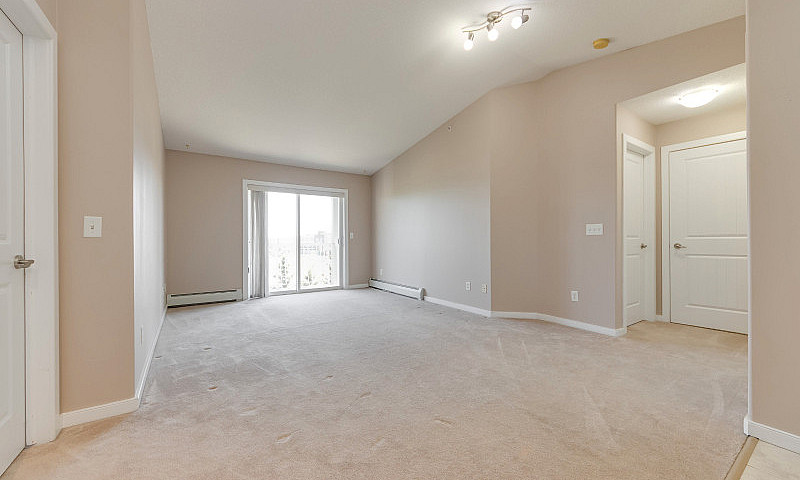 Top Floor Condo In S...
