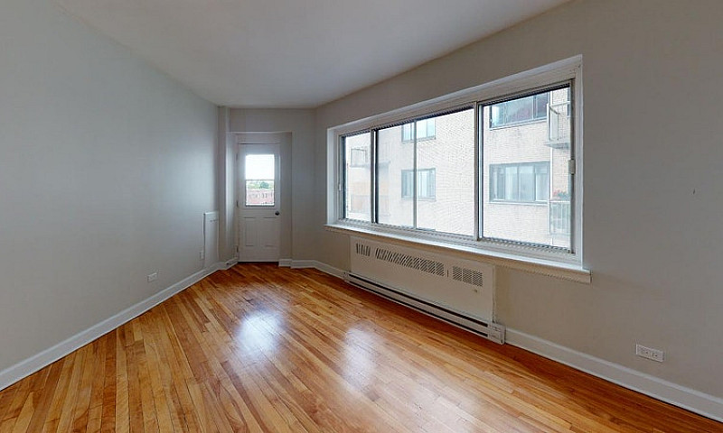4875 Dufferin: Apart...
