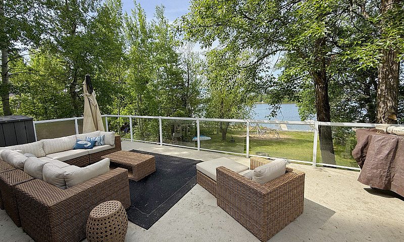 37 Weekend Estates (...