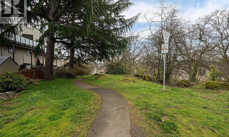 207 991 Cloverdale A...