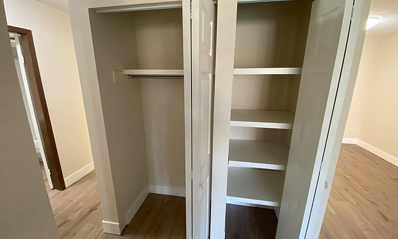 Spacious 1 Bedroom 1...