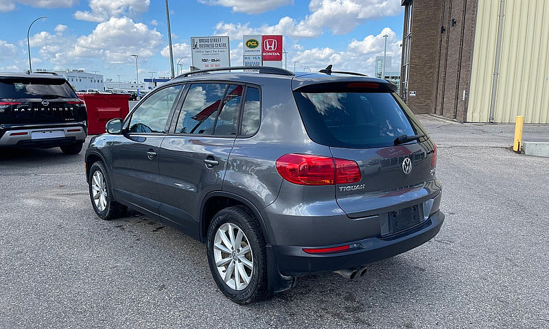 2017 Volkswagen Tigu...