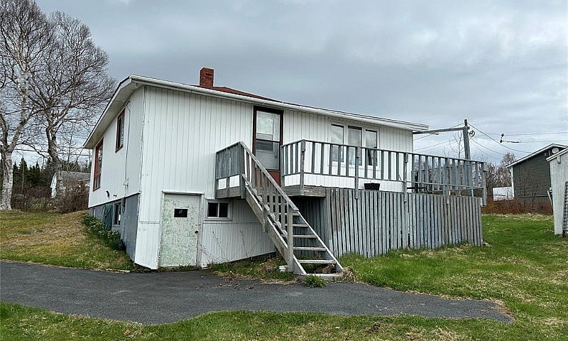 Ocean Front Older Ho...
