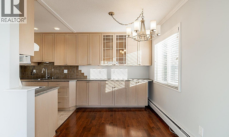 318 3080 Lonsdale Av...