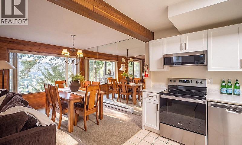15 2400 Cavendish Wa...
