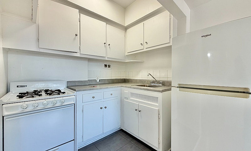 1 Bedroom - Heat & A...