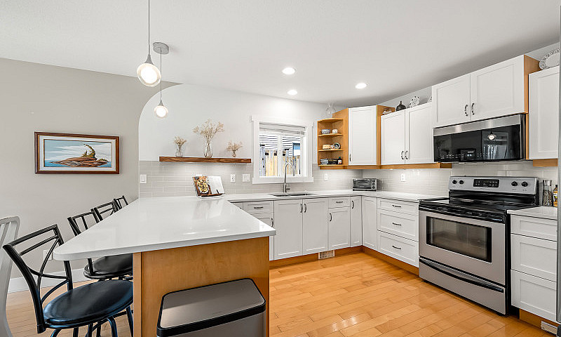 Just Listed! 3 Bedro...