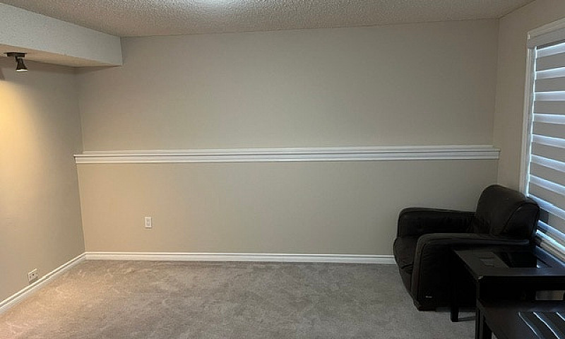 Cozy One Bedroom Wal...