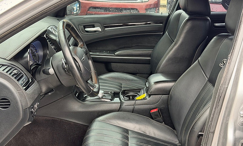 2017 Chrysler 300 4D...