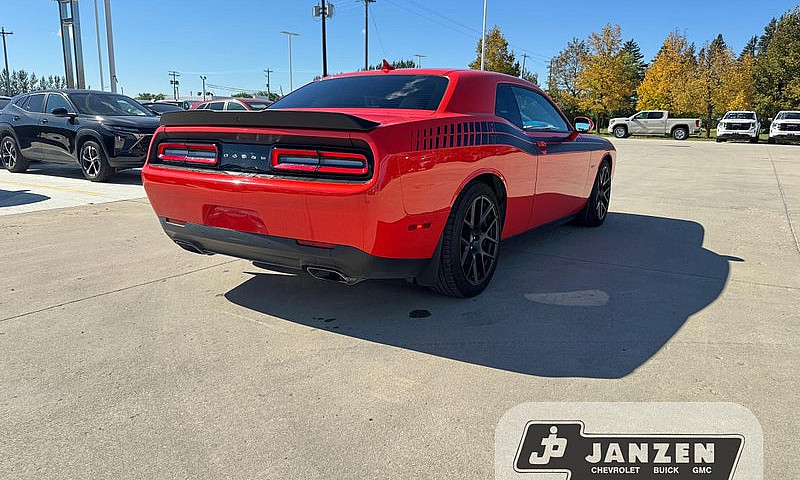 Dodge Challenger R/T...