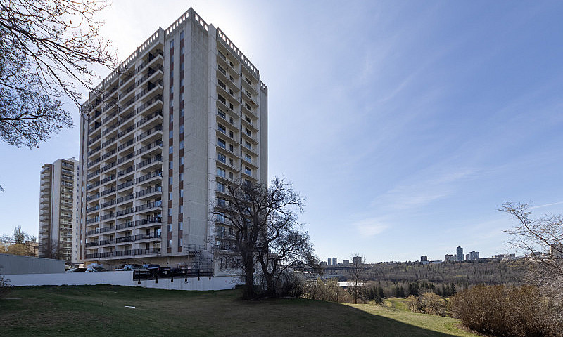 One Bedroom Condo Ne...