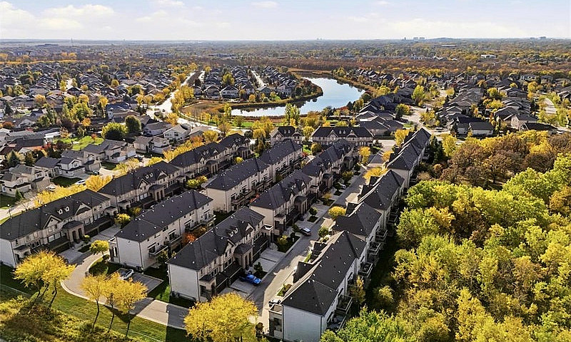 20 455 Shorehill Dri...