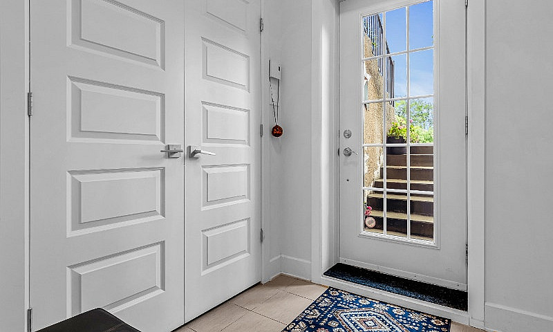 Condo À Vendre À Can...