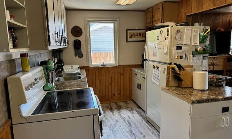 9031 Hunts Cove Cres...