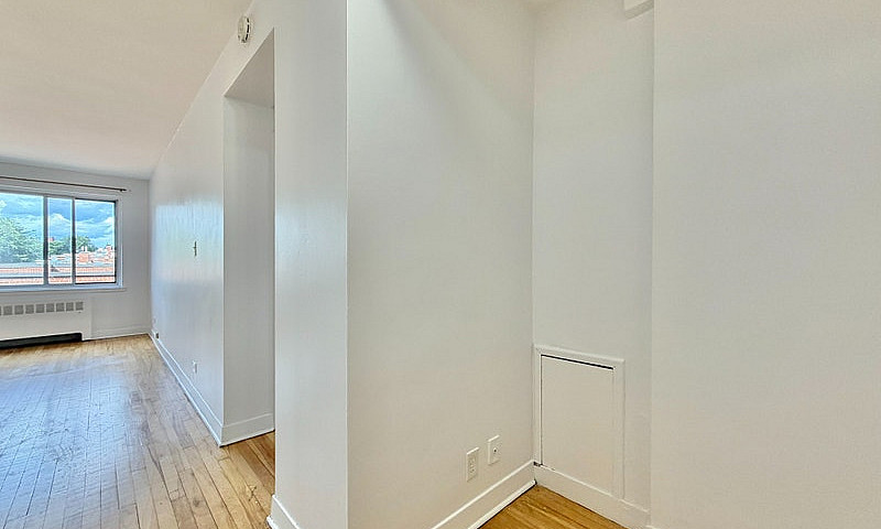 1 Bedroom - Heat & A...