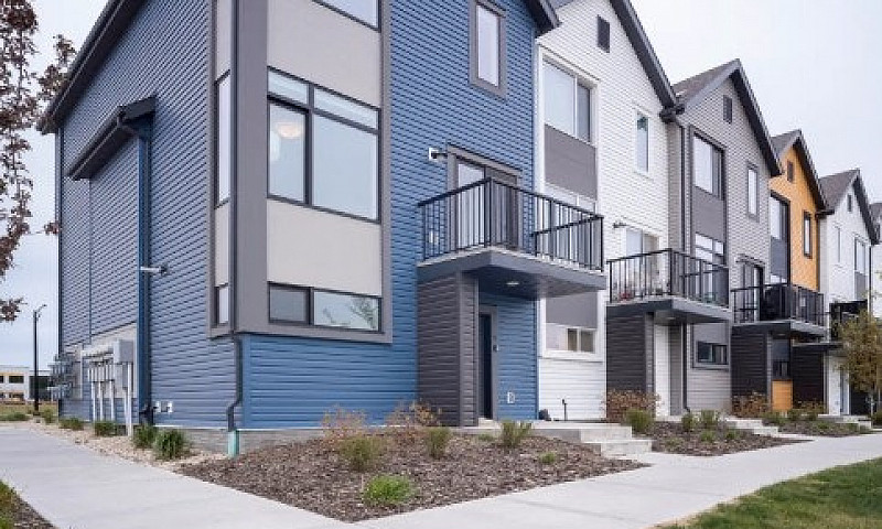 Edmonton-Corner Unit...