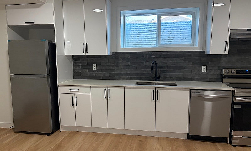 1 Bed 1 Bath Brand N...