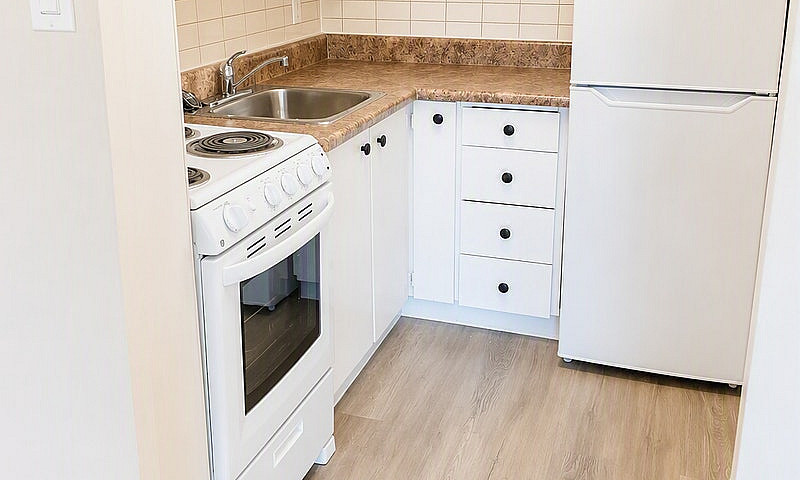 Bachelor Apartment F...