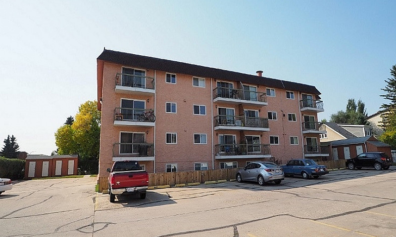 2 Bedroom Condo! In-...