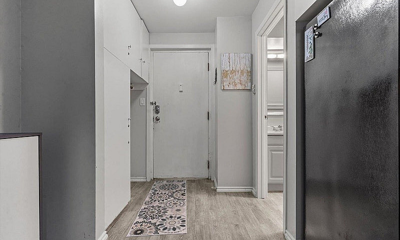 1 450 Esplanade Aven...
