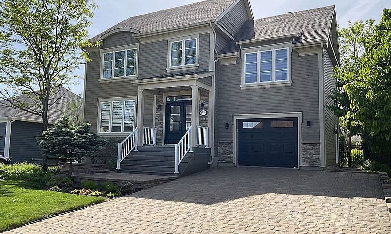 $855,000 - Split Lev...