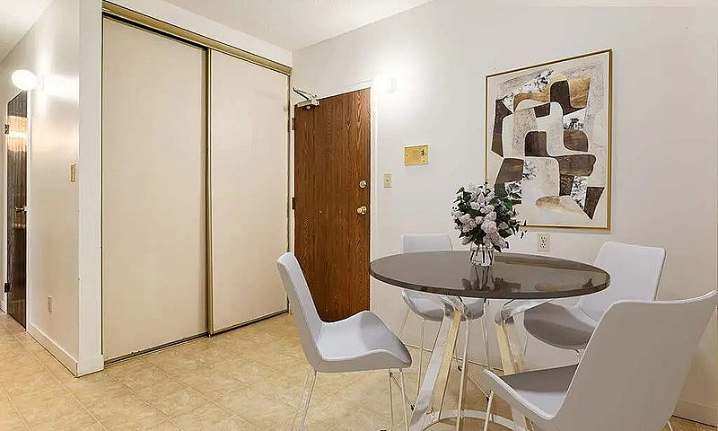 Modern Apartments Wi...