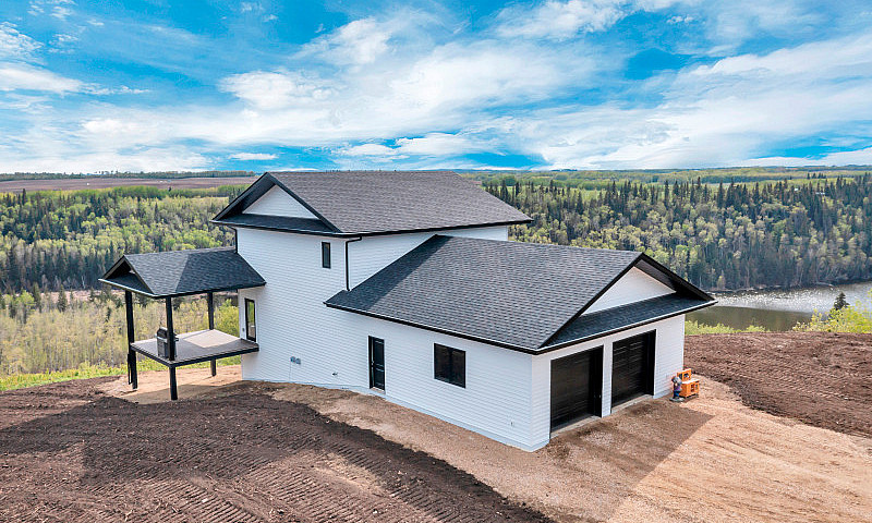 38 Acres ~ 2 Story H...