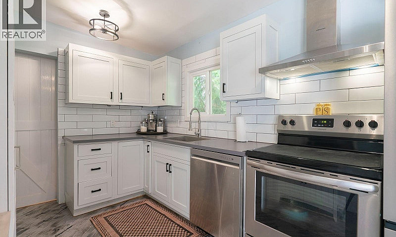 14 4837 Roger St Por...