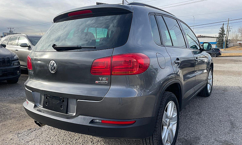2016 Volkswagen Tigu...