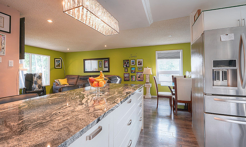 Spacious Charleswood...