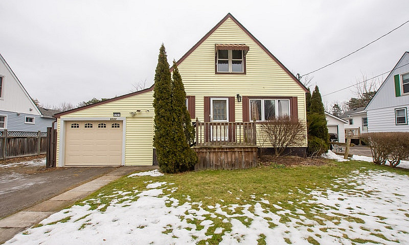 5721 Strathmore Cres...