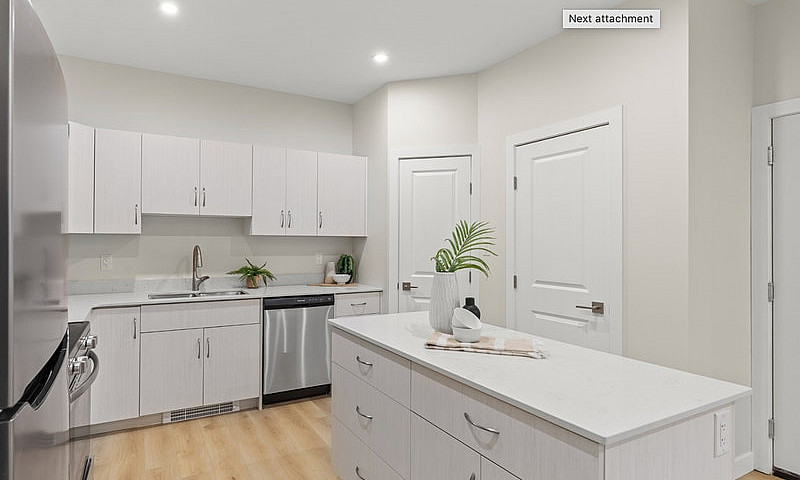 233 Eveline St- 2 Be...