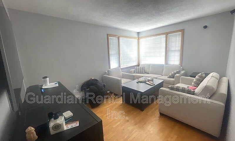 4 Bedroom, 2 Bath Ho...
