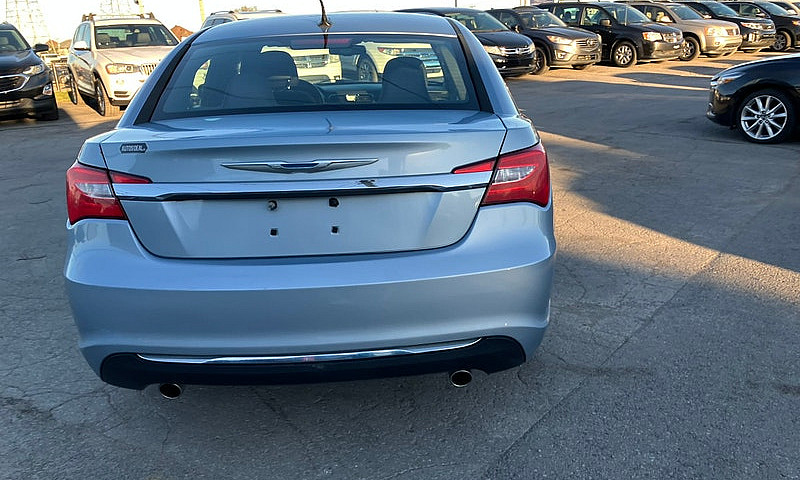 2012 Chrysler 200 To...