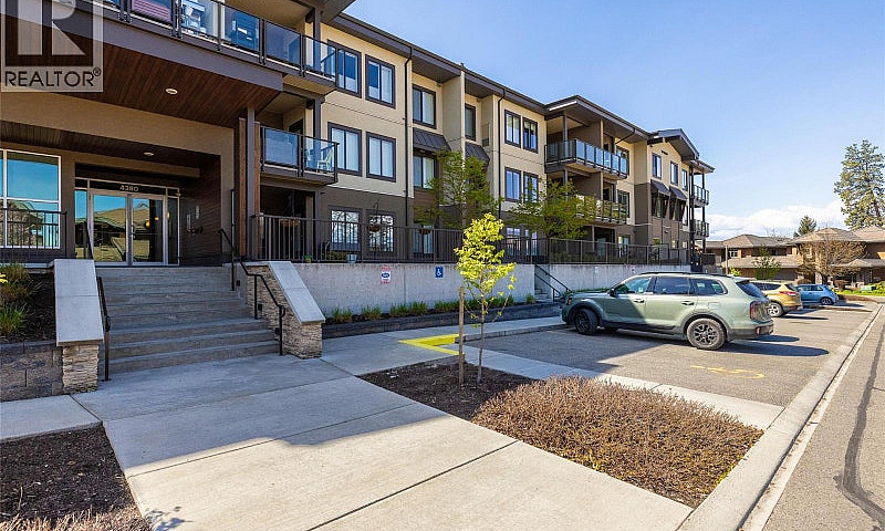 4380 Lakeshore Road ...