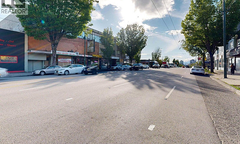2117-2121 Kingsway W...