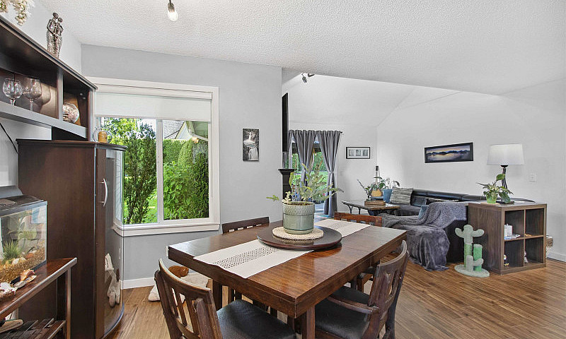 25 9045 Walnut Grove...