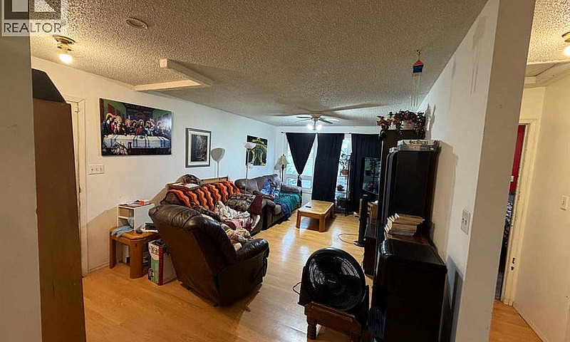 9835 96 Avenue Grand...