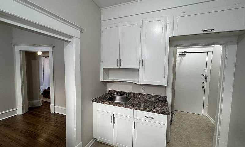 390 River Ave- Edwin...